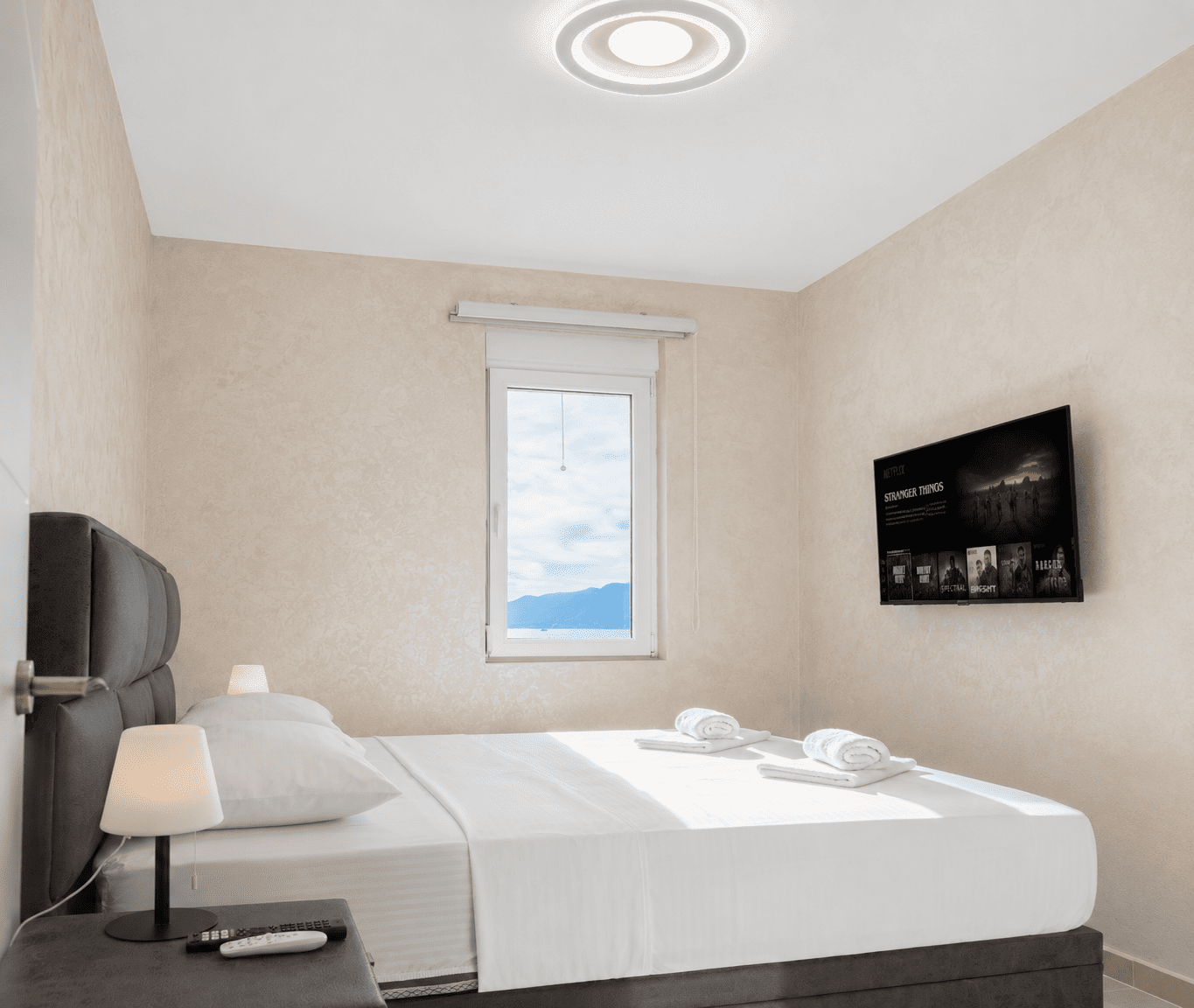 Signature Sea-View Suite — 4
